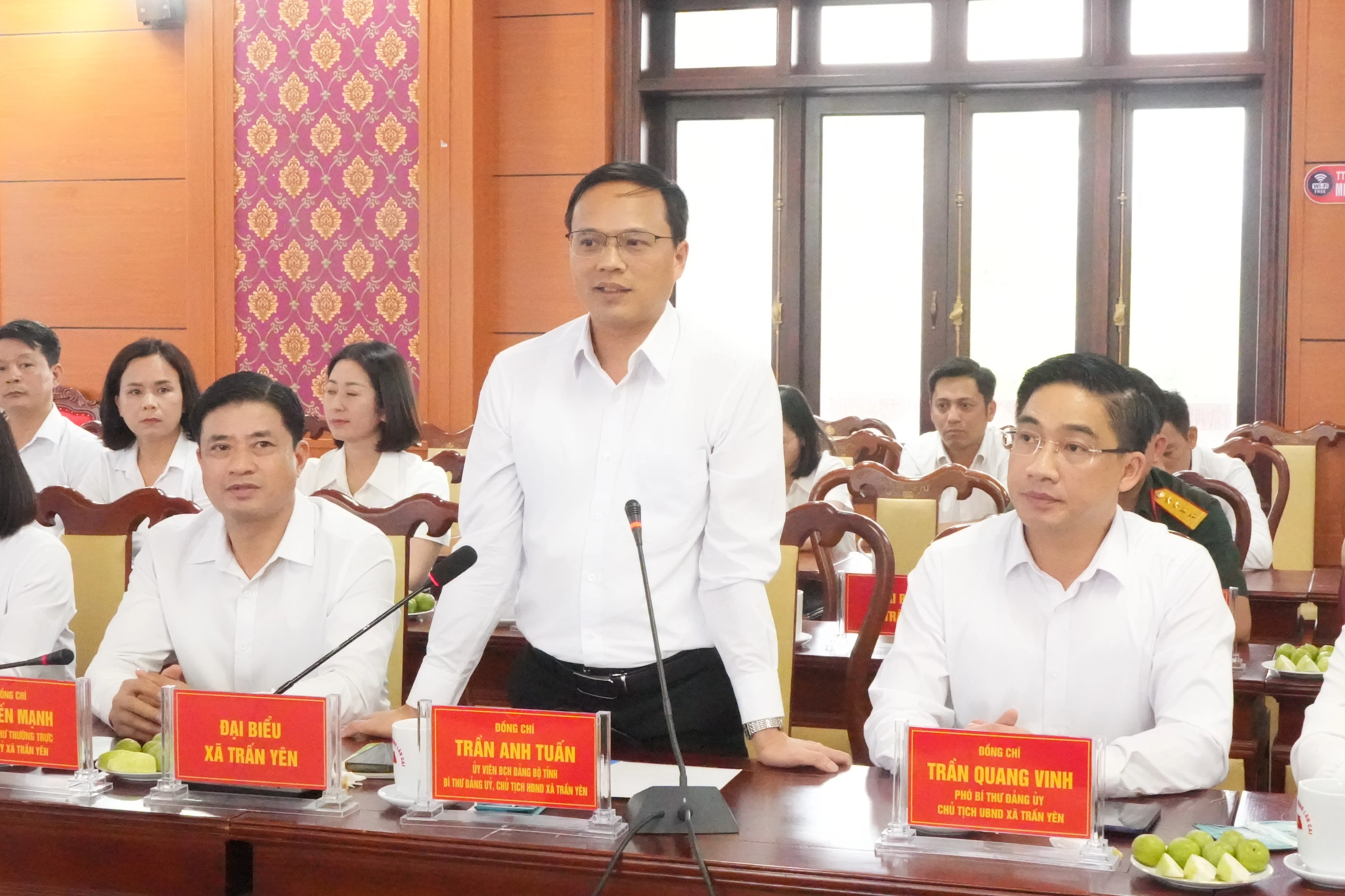 bi-thu-dang-uy-xa-tran-yen-trao-doi-voi-phuong-lao-cai-ve-1-so-ket-qua-dat-duoc-sau-hon-1-nam-thuc-hien-mo-hinh-chinh-quyen-dia-phuong-2-cap.jpg