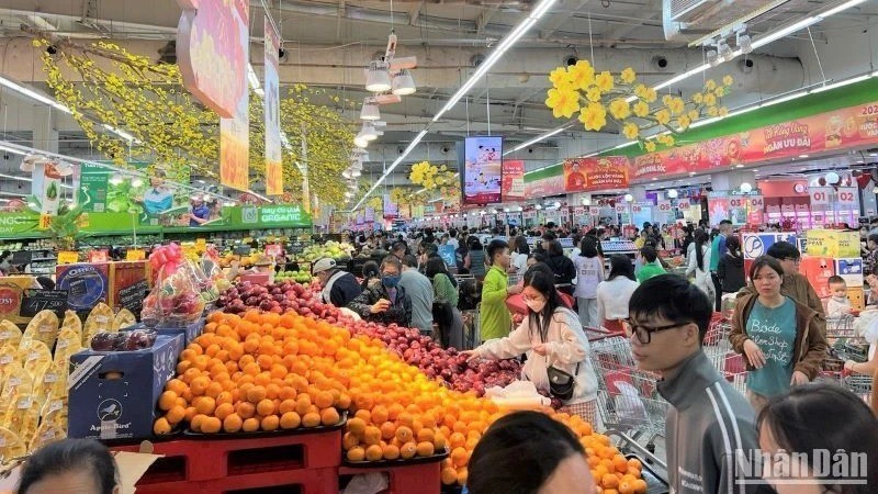 Người tiêu dùng mua sắm tại siêu thị GO!, Big C. Người tiêu dùng mua sắm tại siêu thị GO!, Big C.