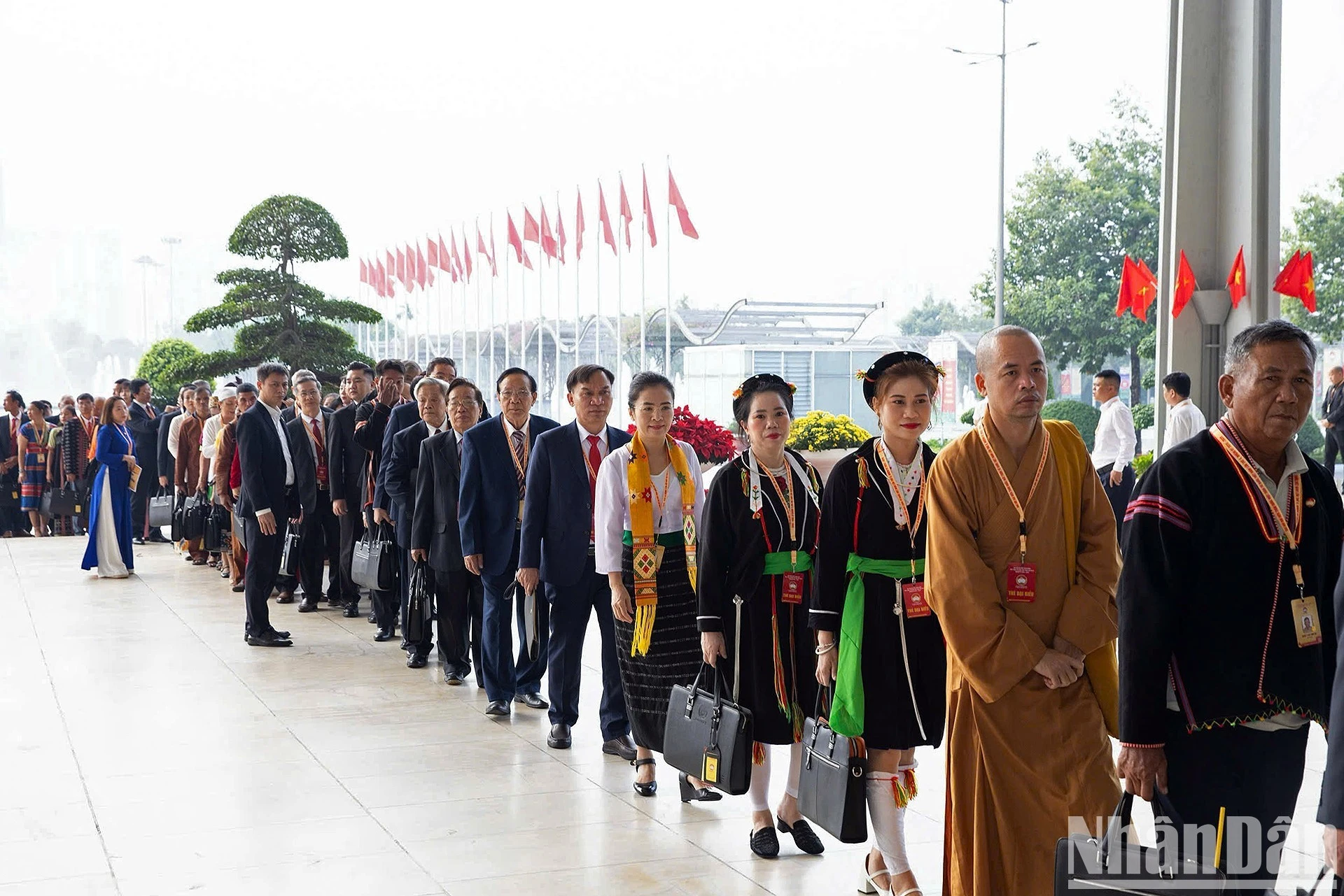Về dự Đại hội đại biểu toàn quốc Mặt trận Tổ quốc Việt Nam lần thứ X, có 267 đại biểu là người dân tộc thiểu số.