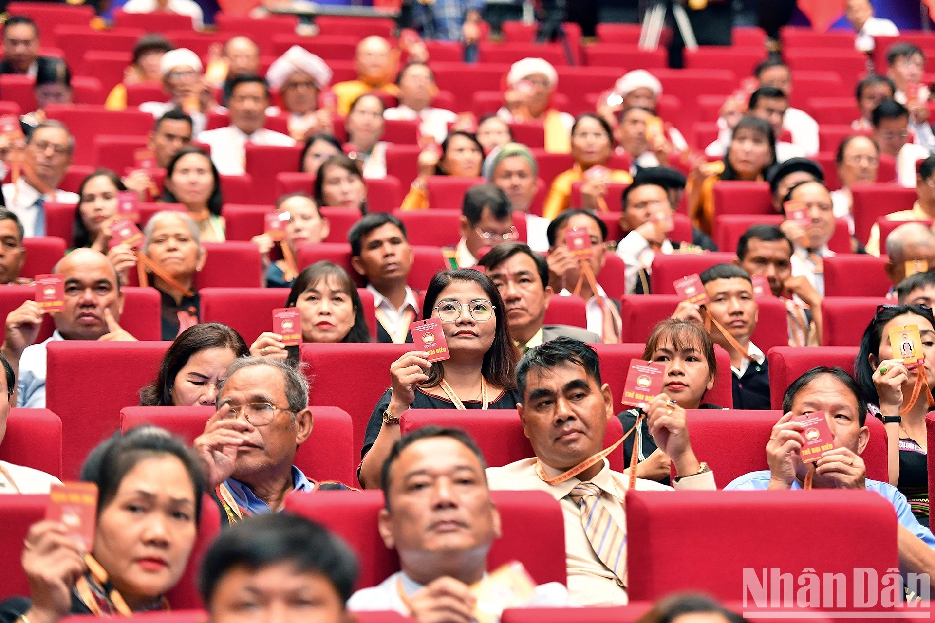 Các đại biểu dân tộc thiểu số tham gia quy trình hiệp thương tại Đại hội.