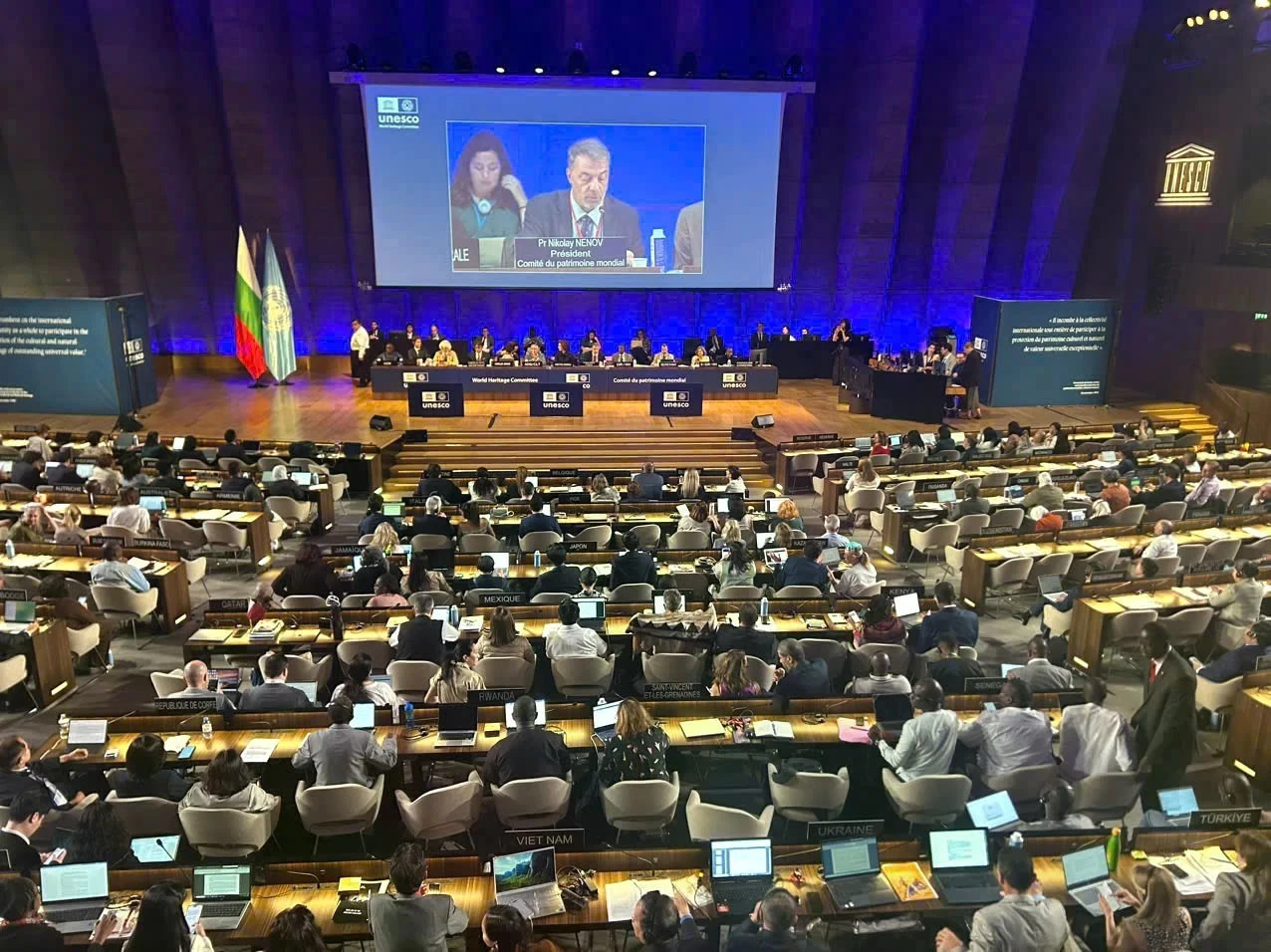 Hợp tác quốc tế để bảo tồn và phát huy di sản là ưu tiên hàng đầu của Phong Nha-Kẻ Bàng. Đặc biệt, mới đây UNESCO đã công nhận Phong Nha-Kẻ Bàng cùng với Hin Nam Nô là di sản thiên nhiên xuyên biên giới. Đây là cơ hội để 2 VQG hợp tác, phát huy và bảo tồn toàn vẹn giá trị của di sản.