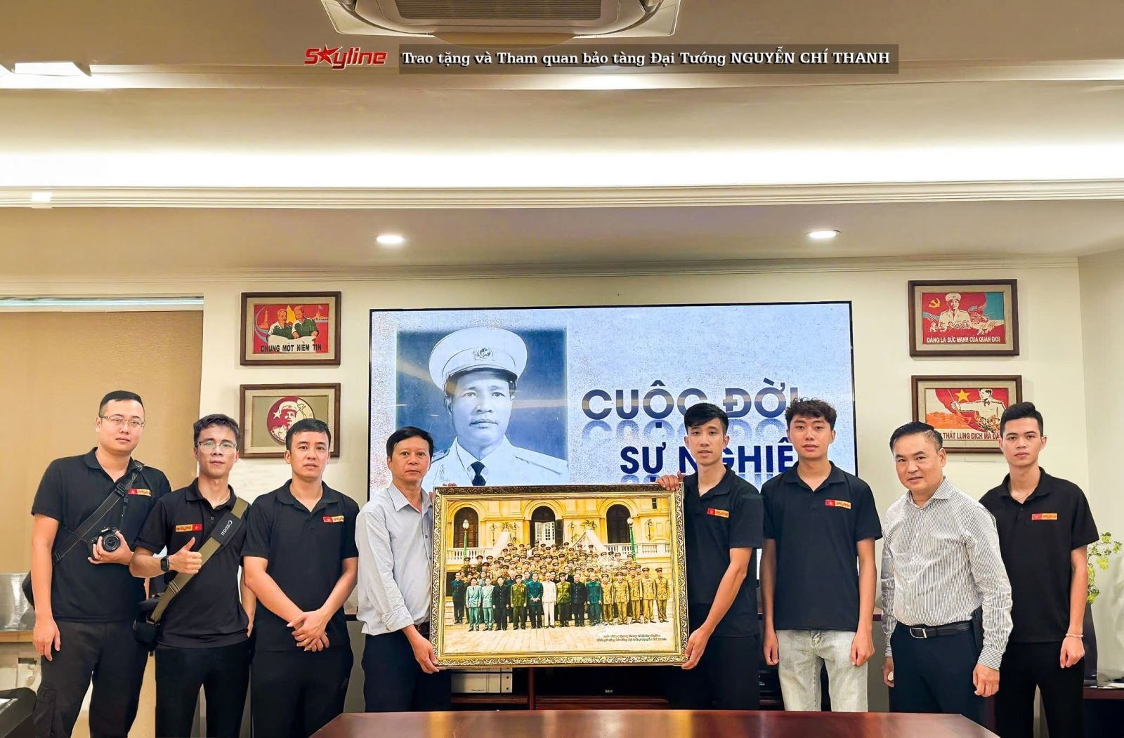 Các thành viên trong nhóm Skyline trong các dự án phục dựng ảnh lịch sử. Các thành viên trong nhóm Skyline trong các dự án phục dựng ảnh lịch sử.