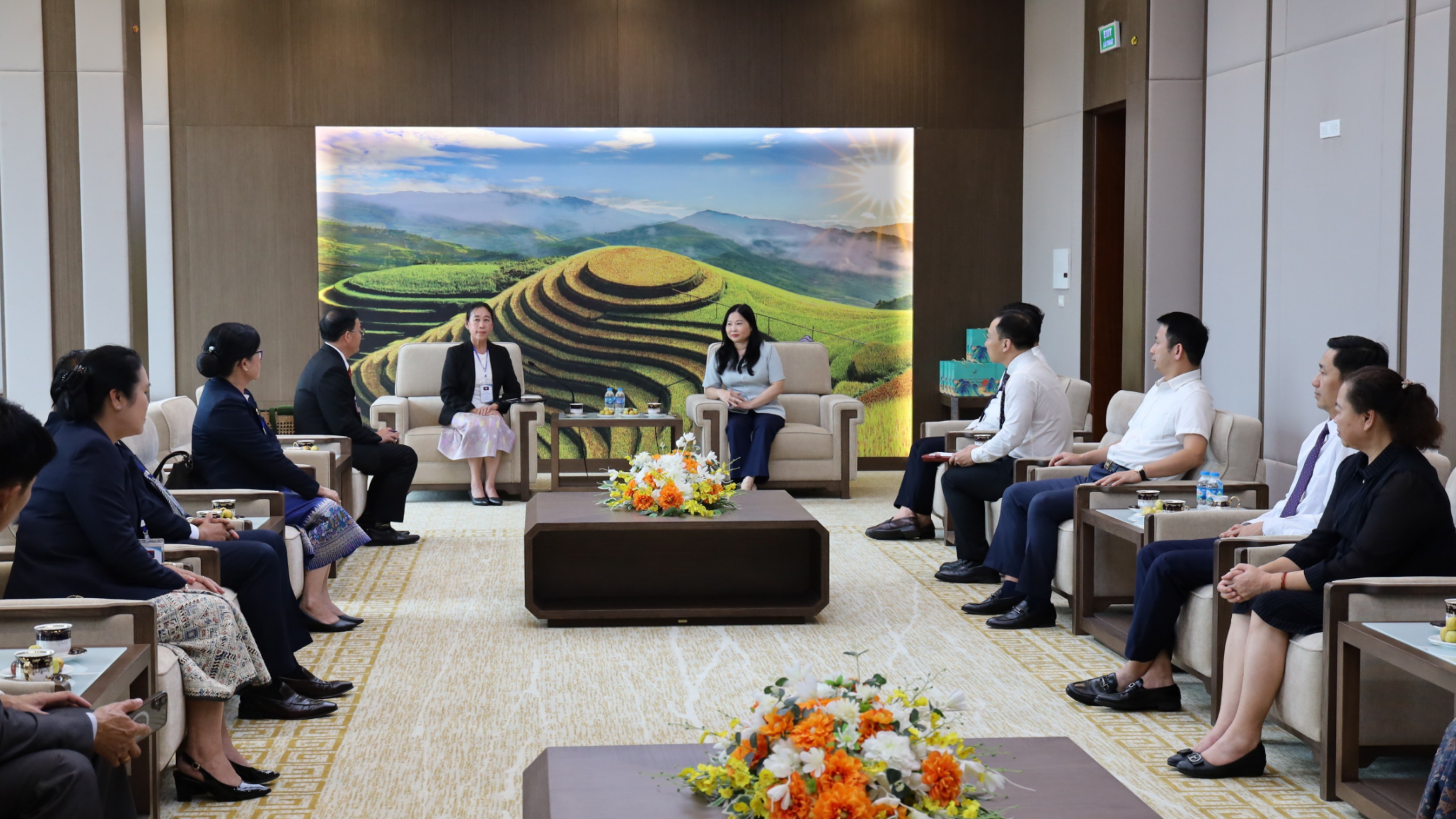 Quang cảnh buổi tiếp. img-3275.jpg