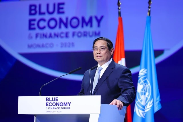 Là khách mời chính của Diễn đàn Kinh tế và Tài chính xanh, Thủ tướng Phạm Minh Chính có bài phát biểu quan trọng tại phiên toàn thể về bảo đảm quản trị và tài chính đại dương bền vững.