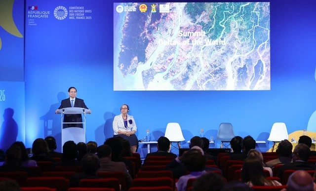 Đồng chủ trì Hội nghị Thượng đỉnh về các vùng đồng bằng châu thổ bị ảnh hưởng bởi biến đổi khí hậu, Thủ tướng chia sẻ kinh nghiệm của Việt Nam dựa trên phương châm "thuận thiên" và tiêu chí "đồng lợi ích, đa mục tiêu".