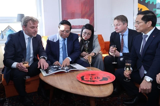 Thủ tướng Phạm Minh Chính thăm gia đình cố Thủ tướng Thụy Điển Olof Palme.