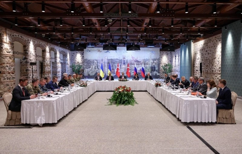 Quang cảnh cuộc gặp 3 bên giữa Nga, Ukraine và Thổ Nhĩ Kỳ tại Istanbul ngày 16-5.