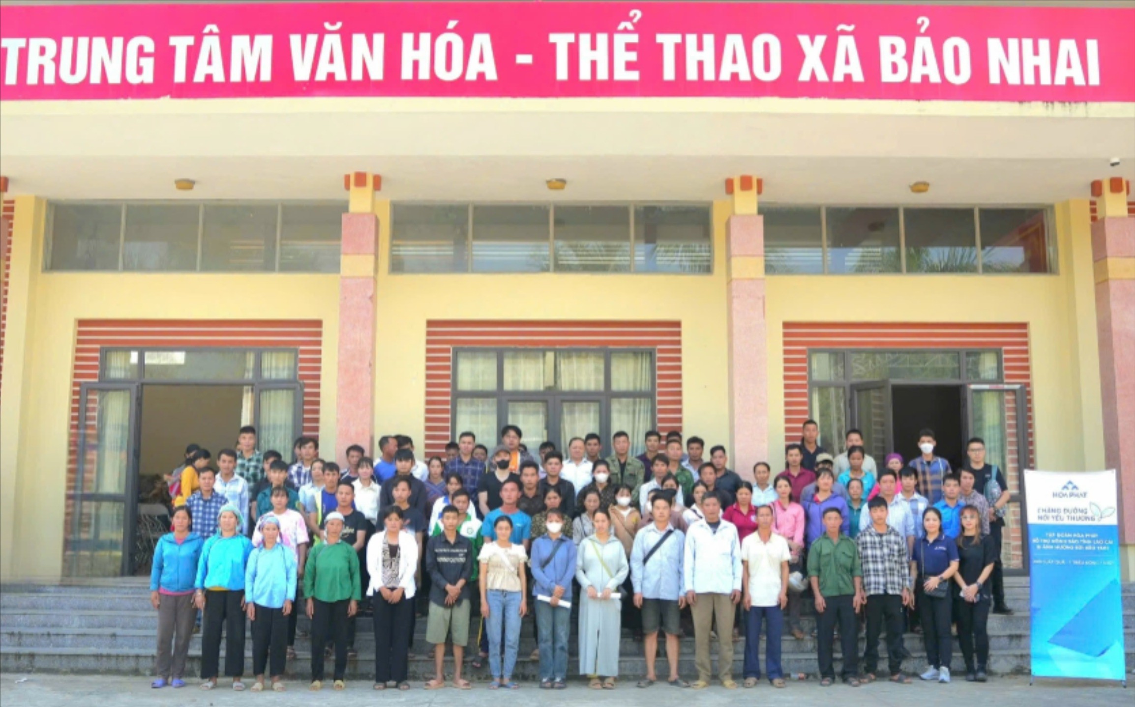 Tập đoàn Hoà Phát trao quà tại huyện Bắc Hà. 355e270d-a083-4b4d-a719-73360d0d6490-4206-3278-7678-4589.jpeg