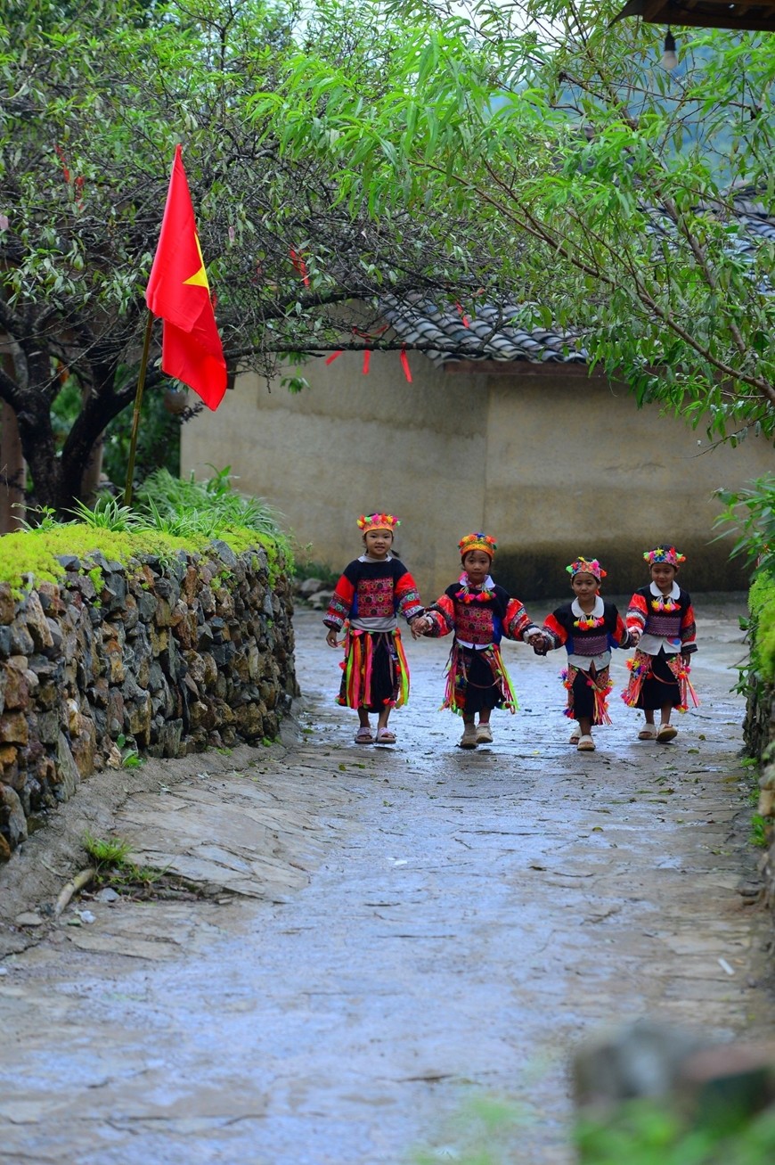 Trẻ nhỏ tại Lô Lô Chải.