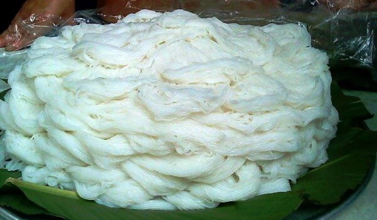 Bún Vân Cù nổi tiếng trắng muốt, dẻo và thơm.