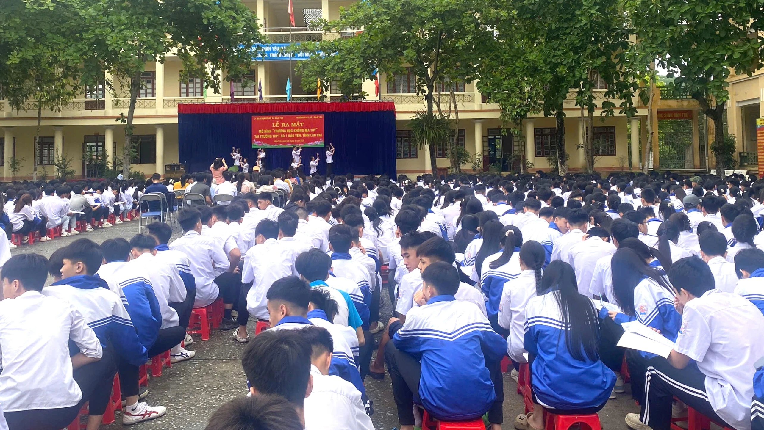 quang-canh-buoi-le-3299.jpg