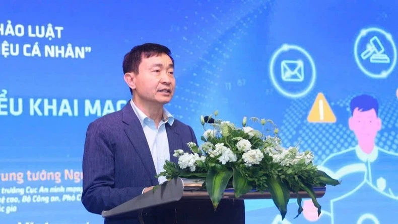 Trung tướng Nguyễn Minh Chính - Phó Chủ tịch Thường trực Hiệp hội An ninh mạng quốc gia, Cục trưởng Cục An ninh mạng và phòng, chống tội phạm sử dụng công nghệ cao, Bộ Công an phát biểu tại tọa đàm.