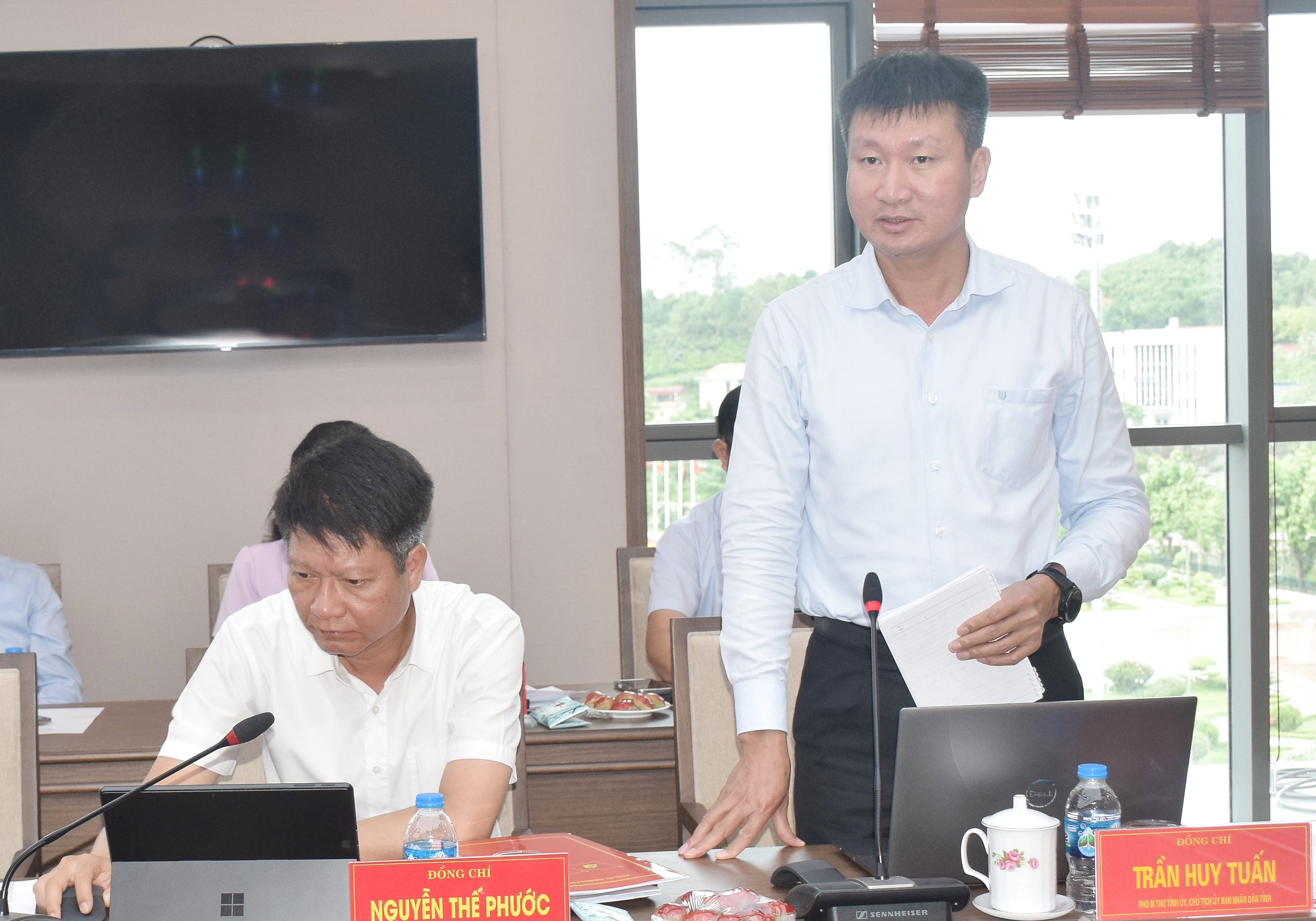 Đồng chí Trần Huy Tuấn, Phó Bí thư Tỉnh ủy, Chủ tịch UBND tỉnh phát biểu tại hội nghị. dsc-0096dctranhuytuan-1.jpg