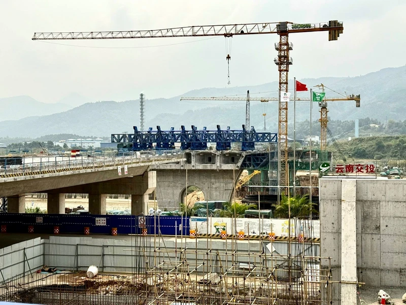 Cầu được khởi công ngày 31/3/2025 với vốn khoảng 300 tỷ đồng.