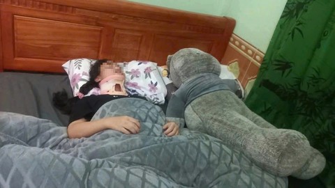 Một nữ sinh ở Thanh Hóa bị nhóm bạn đánh gãy đốt sống cổ.