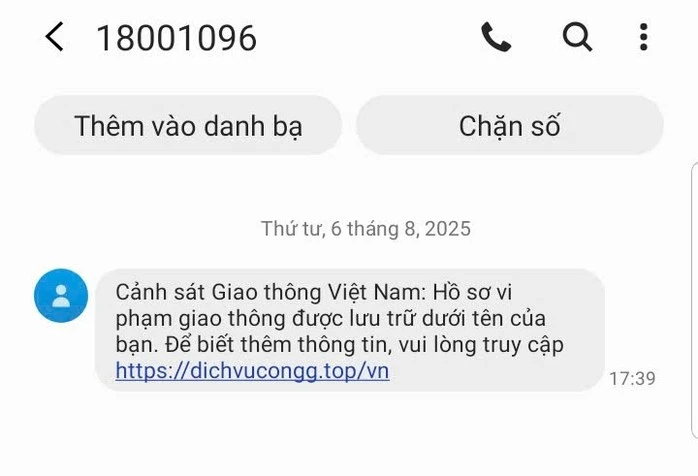 Một tin nhắn lừa đảo nộp phạt qua Cổng Dịch vụ công Quốc gia.