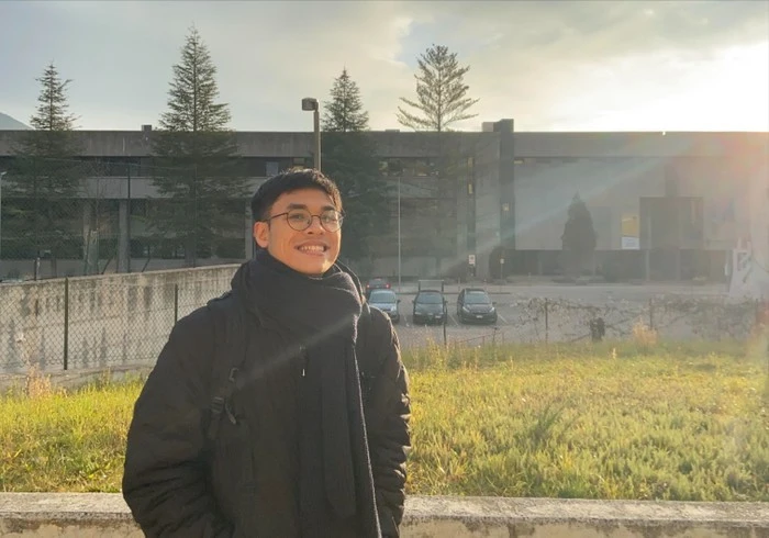 Nguyễn Tiến Dũng (cựu sinh viên Đại học Bách Khoa Hà Nội) đã xuất sắc giành học bổng Erasmus Mundus của Liên Minh Châu Âu trị giá hơn 1,3 tỷ đồng.