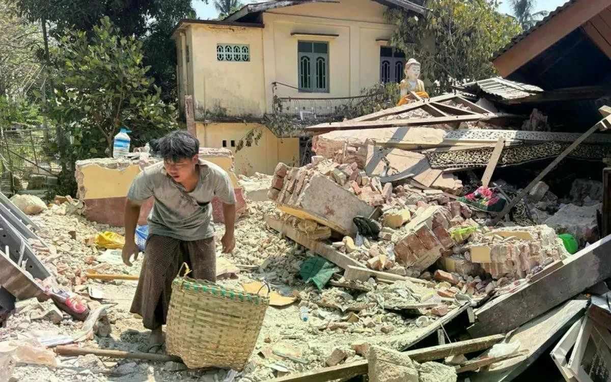 Nhiều người dân Myanmar hiện đang rơi vào cảnh màn trời chiếu đất, không có thực phẩm, nước sạch.
