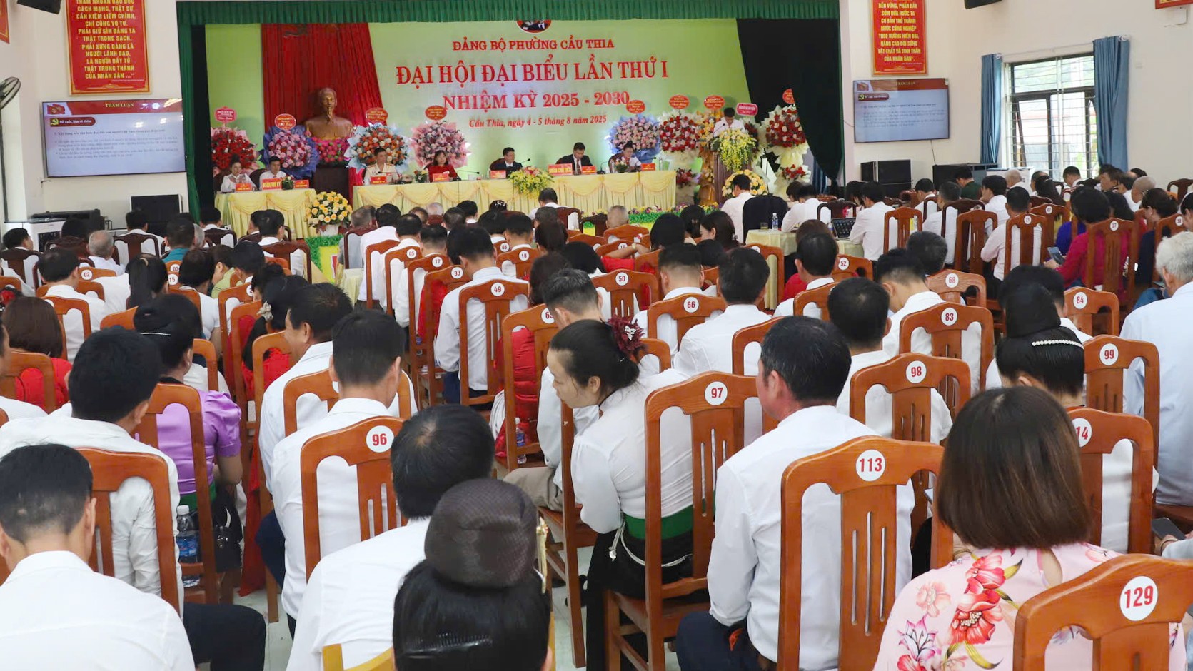 Quang cảnh đại hội. toan-canh-dai-hoi.jpg