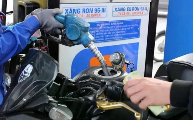 Giá xăng, dầu lại đồng loạt giảm ảnh 1