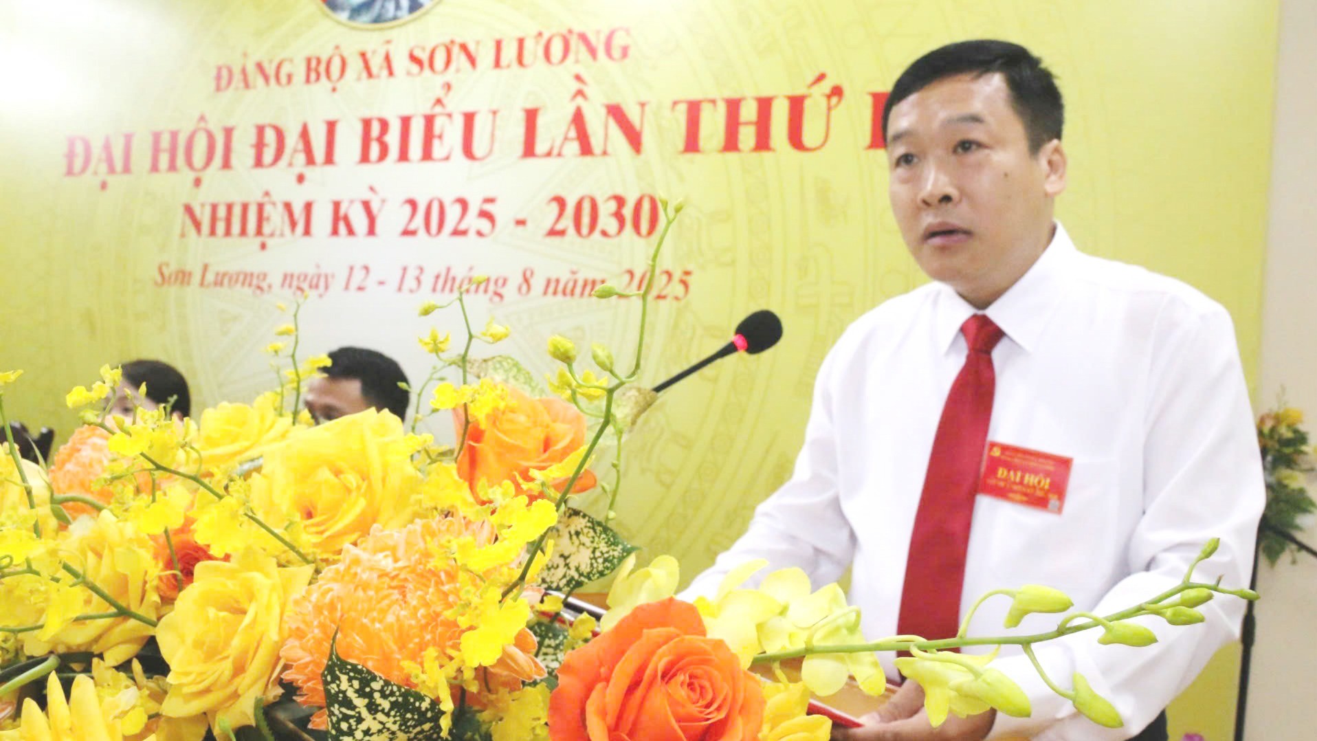 Lãnh đạo xã Sơn Lương phát biểu khai mạc đại hội. thanh-9573.jpg