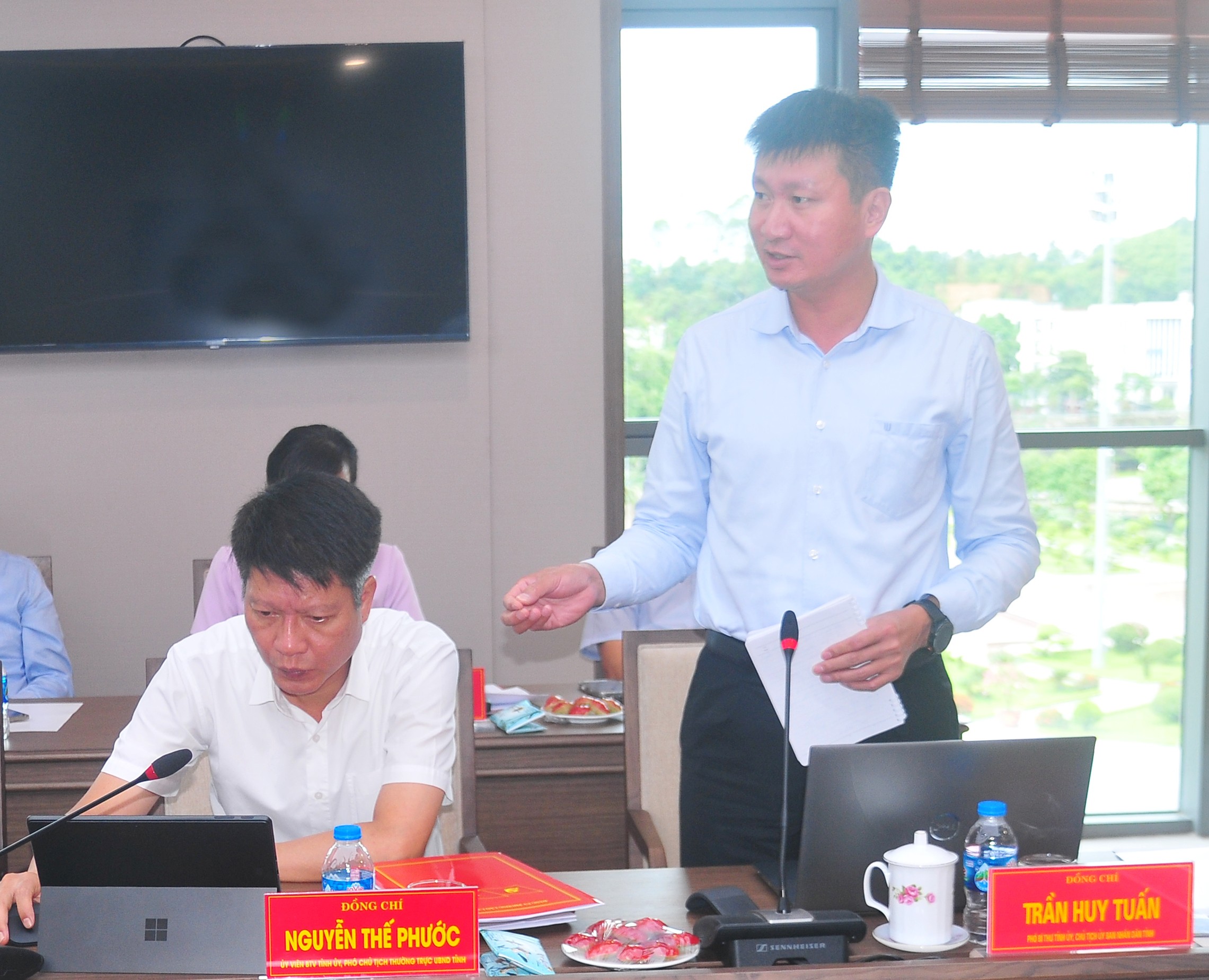 Đồng chí Trần Huy Tuấn, Phó Bí thư Tỉnh ủy, Chủ tịch UBND tỉnh phát biểu tại hội nghị. duc-1874.jpg