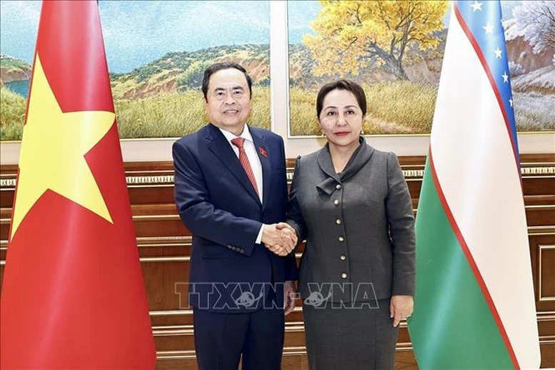 Chủ tịch Thượng viện Uzbekistan Tanzila Narbaeva chủ đón và hội đàm với Chủ tịch Quốc hội Trần Thanh Mẫn.