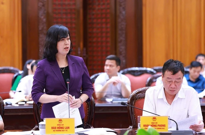 Bộ trưởng Bộ Y tế Đào Hồng Lan phát biểu tại buổi làm việc.