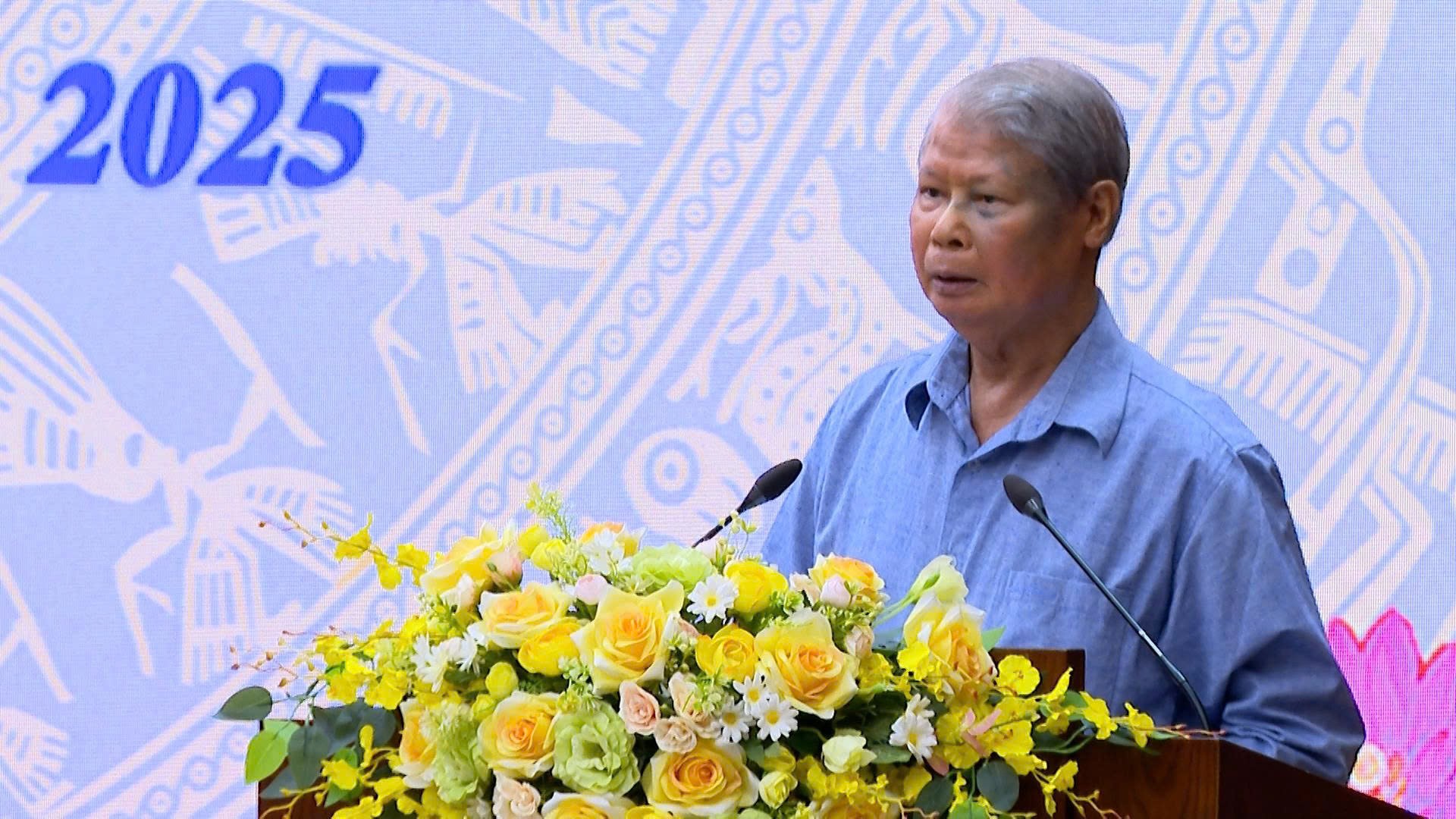 Đồng chí Hoàng Xuân Lộc, nguyên Bí thư Tỉnh ủy Yên Bái phát biểu tại hội nghị. bac-loc.jpg