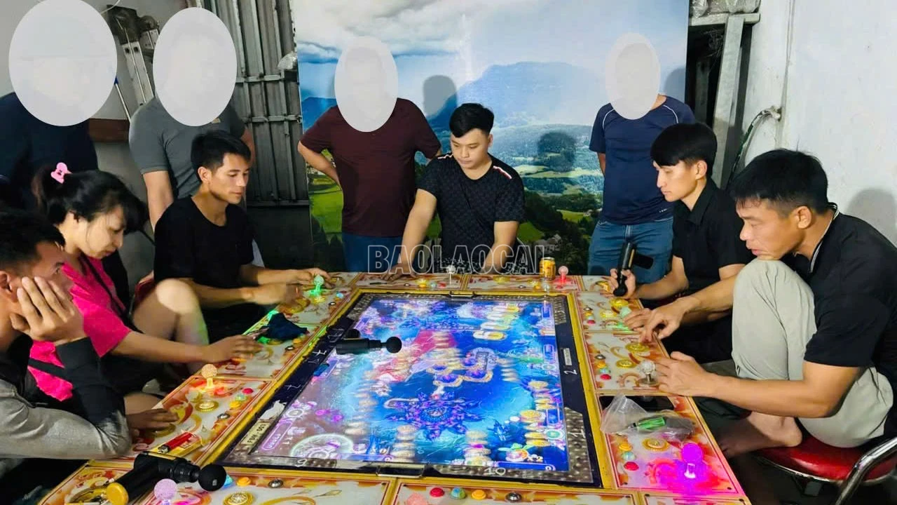 baolaocai-c_anh-1-hien-truong-noi-cac-doi-tuong-dang-say-me-choi-game-ban-ca-duoc-thua-bang-tien.jpg