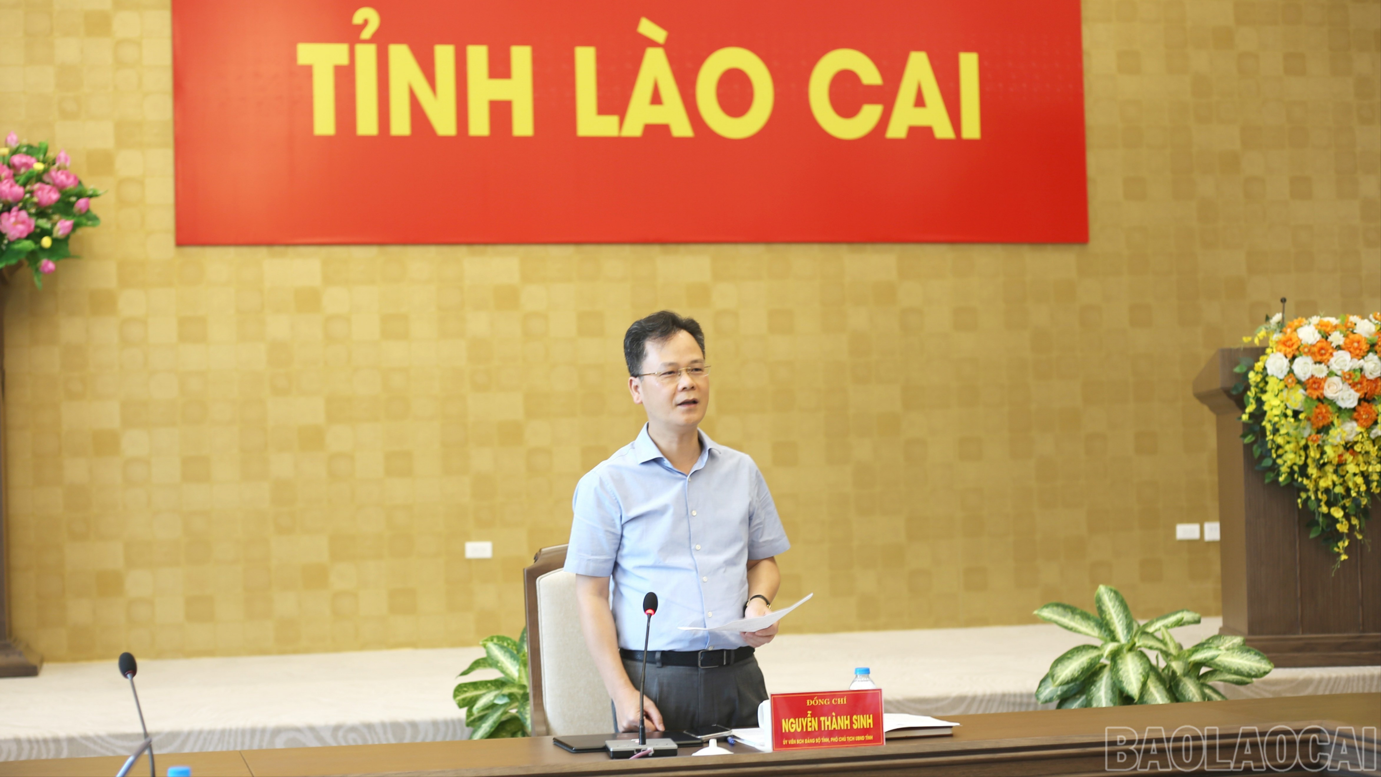 Đồng chí Nguyễn Thành Sinh - Phó Chủ tịch UBND tỉnh phát biểu kết luận cuộc họp. baolaocai-br_img-7576.jpg