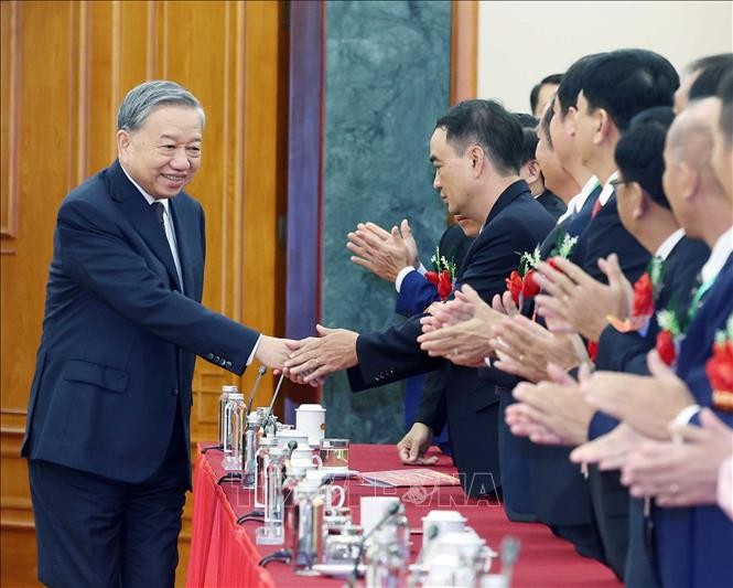 Tổng Bí thư Tô Lâm với các đại biểu. Tổng Bí thư Tô Lâm với các đại biểu.