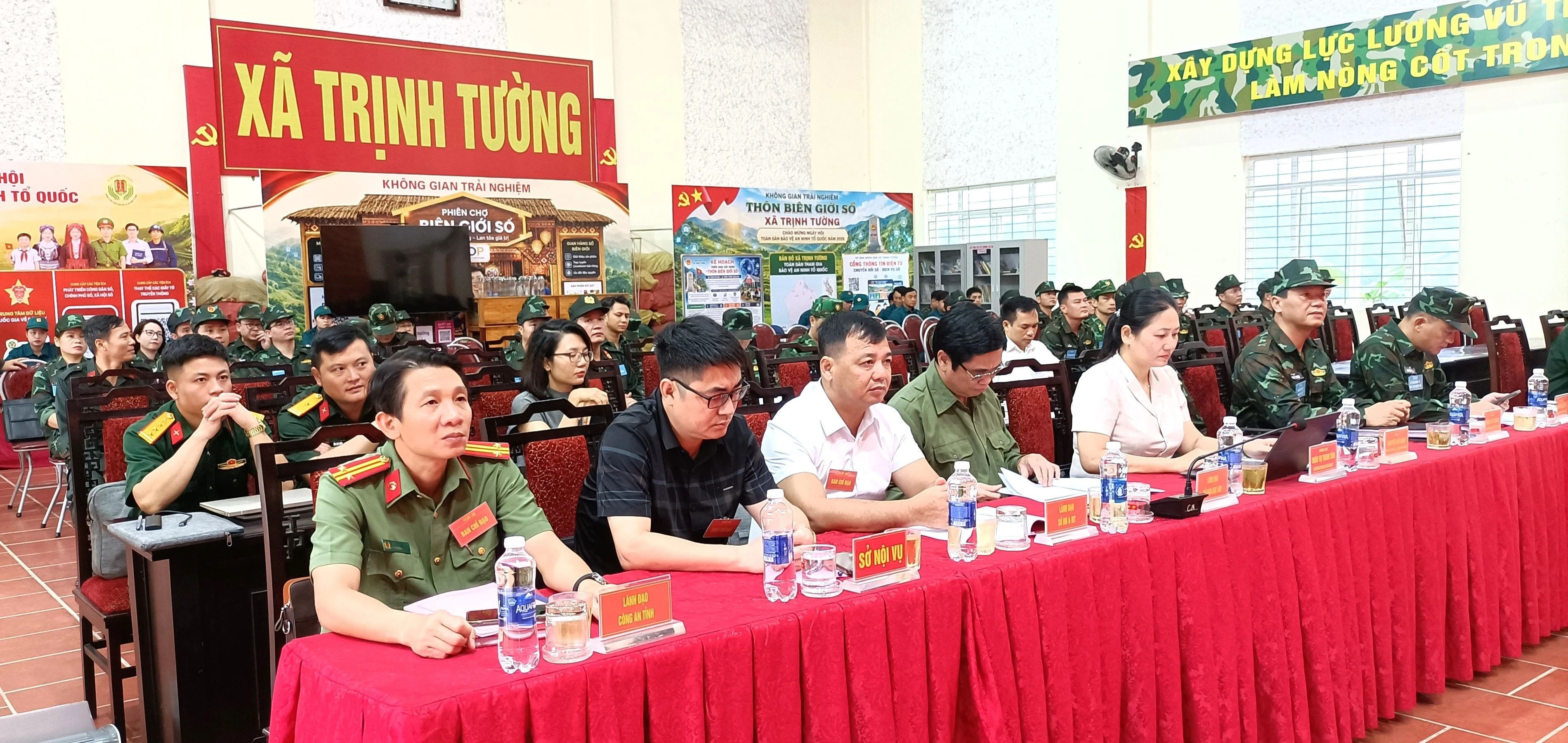 3-dai-bieu-cac-phong-ban-du-cuoc-dien-tap.jpg
