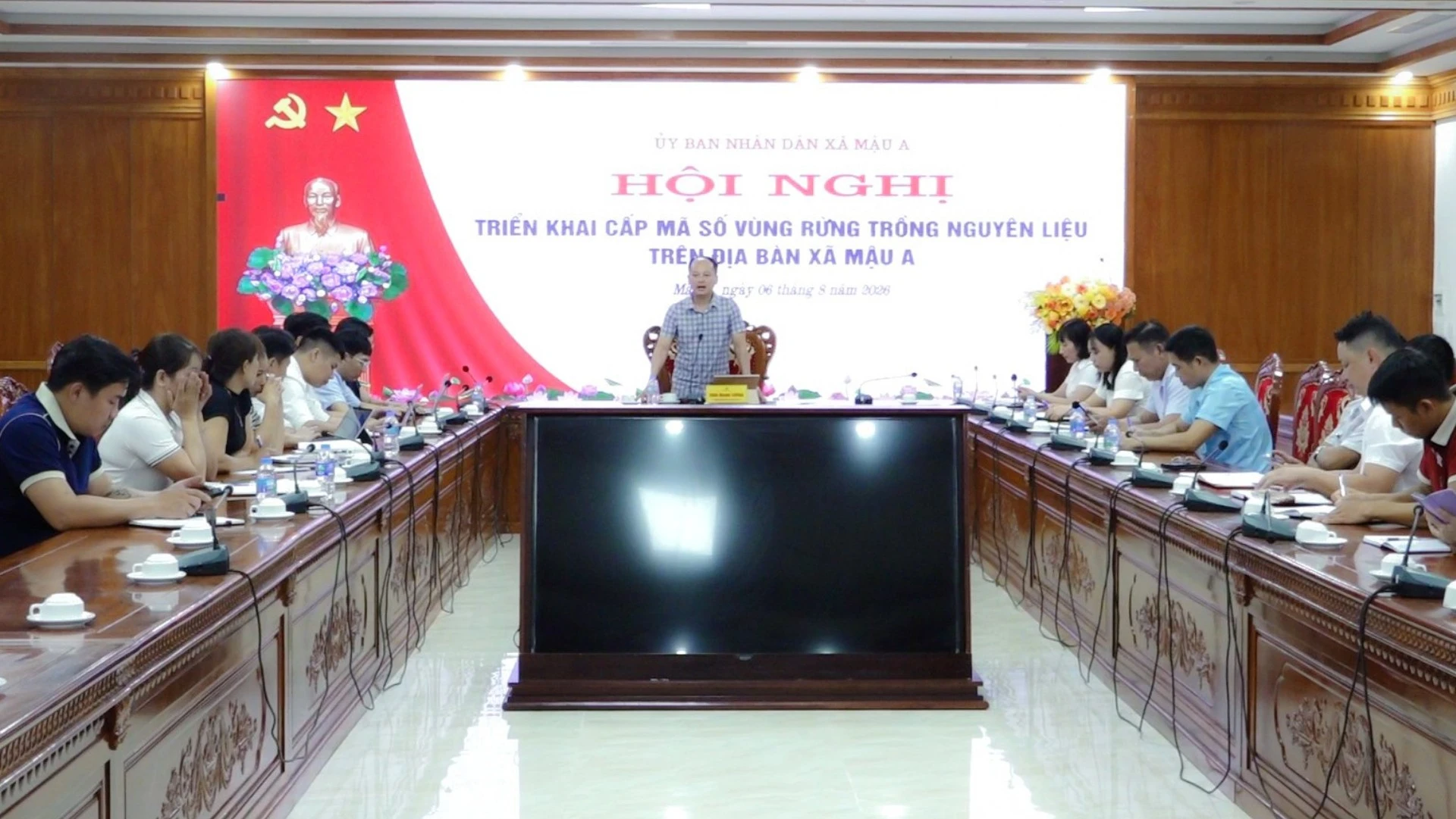toan-canh-hoi-nghi-3197.jpg