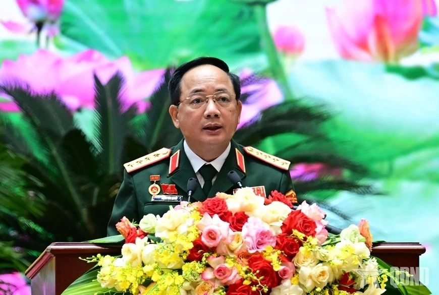 Đại tướng Trịnh Văn Quyết thay mặt Đoàn Chủ tịch điều hành nội dung thảo luận, đóng góp ý kiến vào dự thảo văn kiện Trung ương trình Đại hội XIV của Đảng.