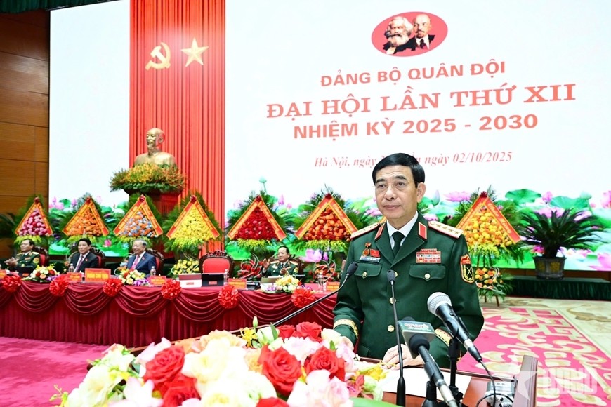 Đại tướng Phan Văn Giang phát biểu tại phiên bế mạc đại hội. Đại tướng Phan Văn Giang phát biểu tại phiên bế mạc đại hội.