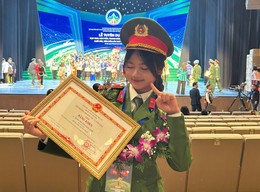 Châu Anh theo học tại Học viện Cảnh sát Nhân dân. Năm 2025, Châu Anh là một trong số 150 học sinh, sinh viên, thanh niên DTTS xuất sắc, tiêu biểu được Bộ Dân tộc và Tôn giáo tuyên dương.