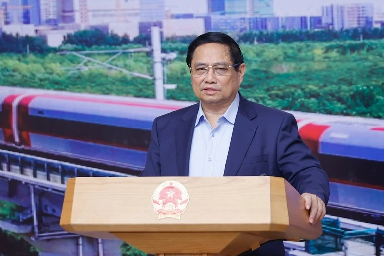 Về vốn, Thủ tướng chỉ đạo huy động đa dạng các nguồn vốn, gồm vốn tự có của Trung ương, địa phương, vốn vay, phát hành trái phiếu của Chính phủ và doanh nghiệp, hợp tác công tư…