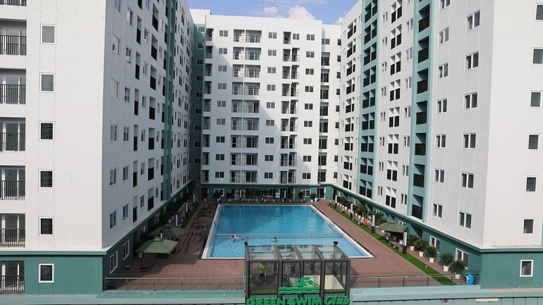 Many low-income people in urban areas are in need of social housing. Nhiều người thu nhập thấp ở các đô thị có nhu cầu mua nhà ở xã hội.