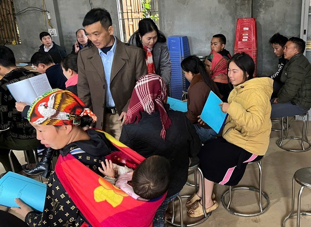 Truyền thông giáo dục dinh dưỡng được TTYT khu vực Mường Khương lồng ghép với các hoạt động của thôn, bản. Truyền thông giáo dục dinh dưỡng được TTYT khu vực Mường Khương lồng ghép với các hoạt động của thôn, bản.