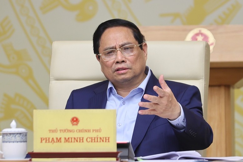 Thủ tướng yêu cầu Bộ Tài chính, Văn phòng Chính phủ khẩn trương tổng hợp, tiếp thu các ý kiến đóng góp, để sớm hoàn thiện, trình ban hành Nghị quyết của Chính phủ để điều chỉnh, giao mục tiêu tăng trưởng quý III, quý IV và 6 tháng cuối năm của cả nước, từng địa phương, ngành, lĩnh vực. Thủ tướng yêu cầu Bộ Tài chính, Văn phòng Chính phủ khẩn trương tổng hợp, tiếp thu các ý kiến đóng góp, để sớm hoàn thiện, trình ban hành Nghị quyết của Chính phủ để điều chỉnh, giao mục tiêu tăng trưởng quý III, quý IV và 6 tháng cuối năm của cả nước, từng địa phương, ngành, lĩnh vực.