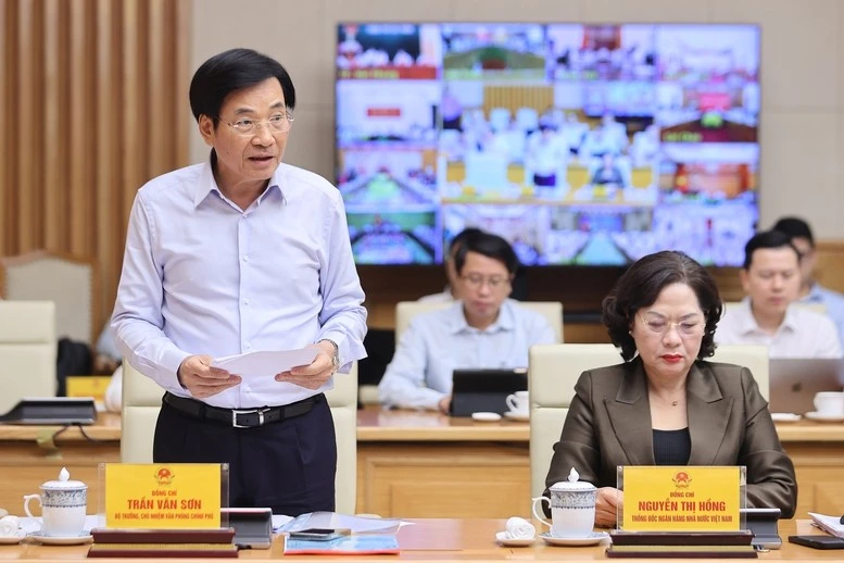 Bộ trưởng, Chủ nhiệm Văn phòng Chính phủ Trần Văn Sơn phát biểu tại hội nghị.