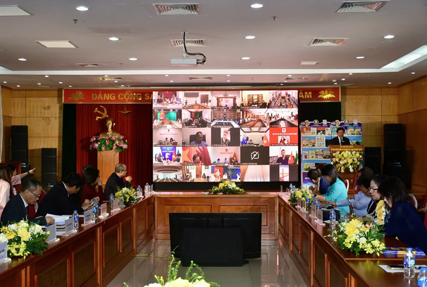 Lễ phát động Ngày Tôn vinh tiếng Việt trong cộng đồng người Việt Nam ở nước ngoài và Chương trình Tìm kiếm Sứ giả tiếng Việt ở nước ngoài năm 2026 được kết nối trực tuyến tới hơn 150 điểm cầu trong và ngoài nước.