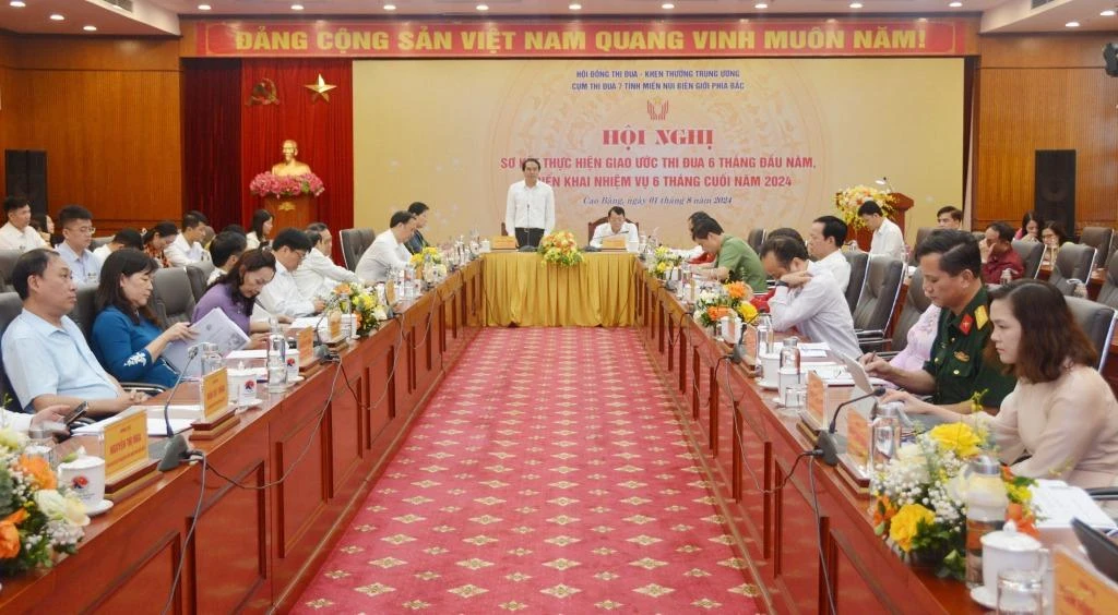 Các đại biểu dự hội nghị.