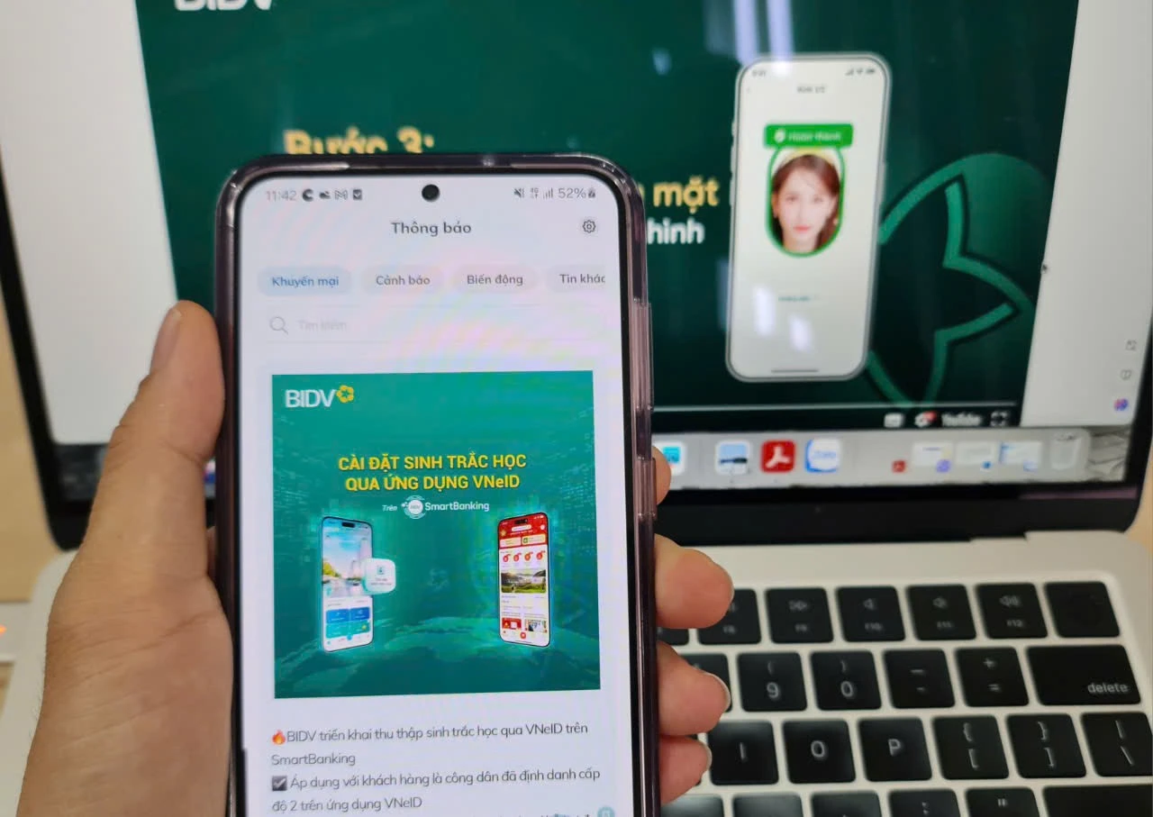 Nhiều ngân hàng đã triển khai phương thức xác thực sinh trắc học qua ứng dụng VNeID