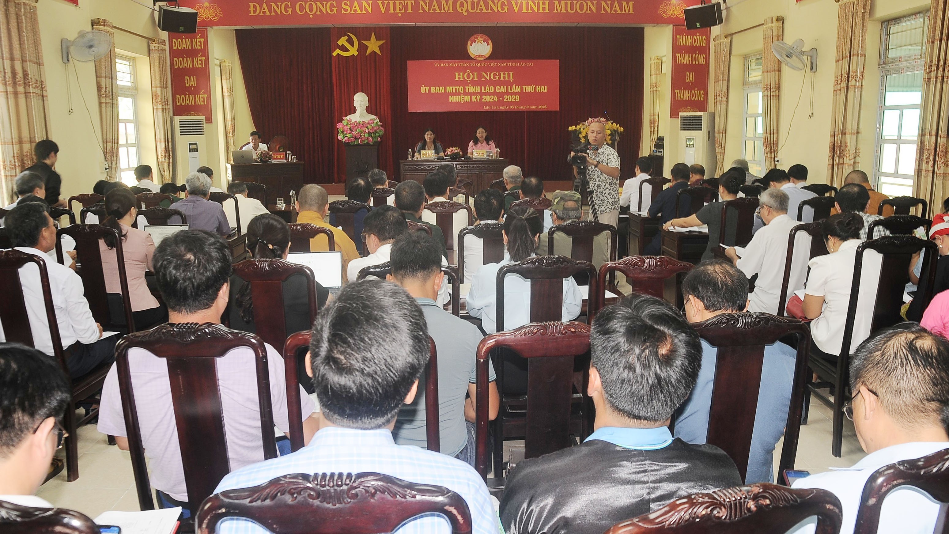 Quang cảnh hội nghị. duc-2920.jpg