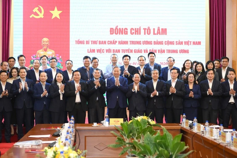 Tổng Bí thư Tô Lâm và các đại biểu tham dự cuộc làm việc.