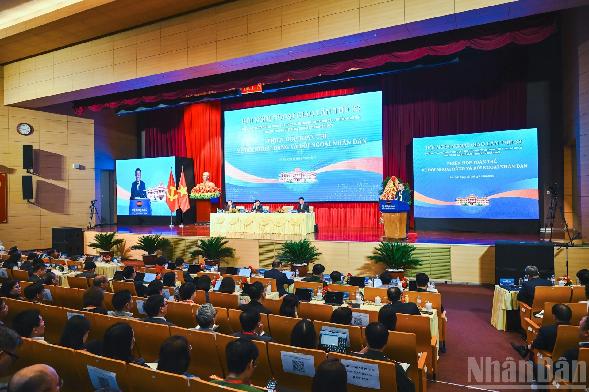 Quang cảnh Phiên họp toàn thể về đối ngoại Đảng và đối ngoại nhân dân. Ảnh Báo Nhân dân