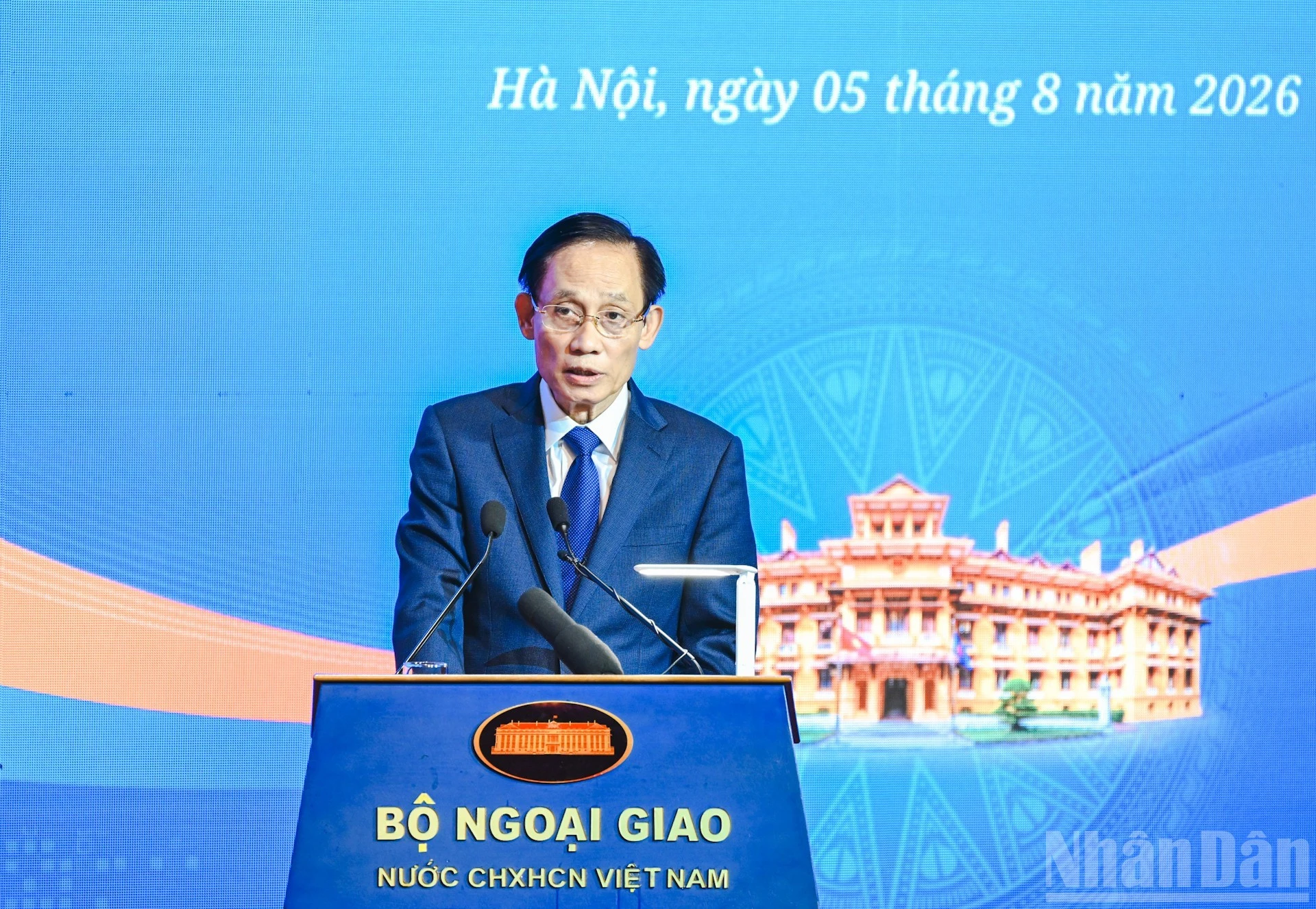 Bộ trưởng Ngoại giao Lê Hoài Trung phát biểu khai mạc tại phiên họp. Ảnh Báo Nhân dân