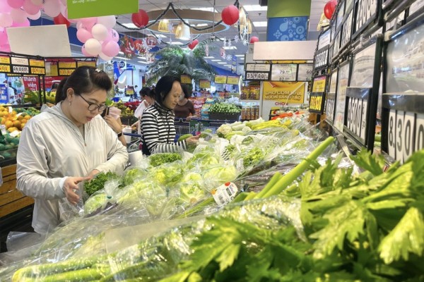 Hàng hoá phong phú, giá cả ổn định.